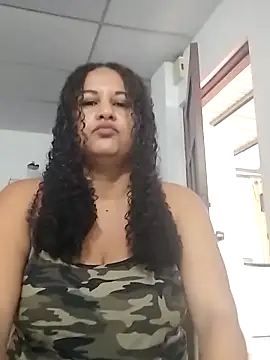 Snapshot of MEYBELLATINA chatting on 6, 2, 2026 MEYBELLATINA online show from 6, 2, 2026