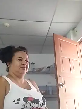 Snapshot of MEYBELLATINA chatting on 9, 2, 2026 MEYBELLATINA online show from 9, 2, 2026