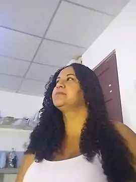 Snapshot of MEYBELLATINA chatting on 2, 3, 2026 MEYBELLATINA online show from 2, 3, 2026