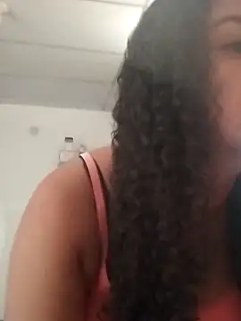 Snapshot of MEYBELLATINA chatting on 27, 3, 2026 MEYBELLATINA online show from 27, 3, 2026