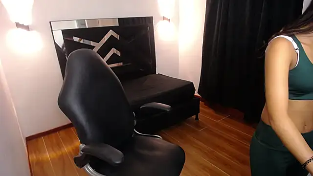 MarianaRojas  online show from 21, 12, 2025