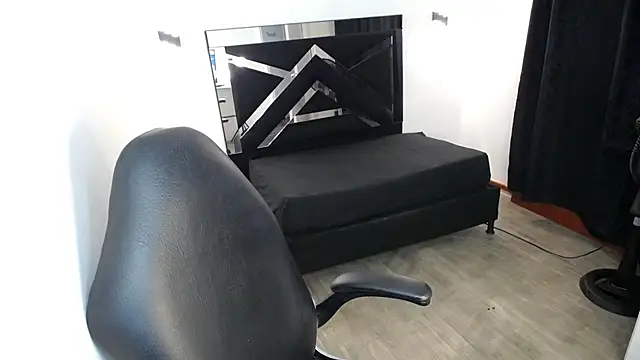 MarianaRojas  online show from 4, 8, 2026