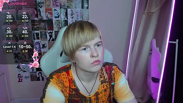 Cattie w  online show from 19, 11, 2025