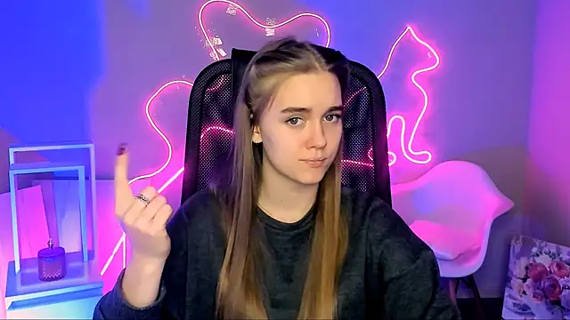 JuneWoods online show from 16, 2, 2026