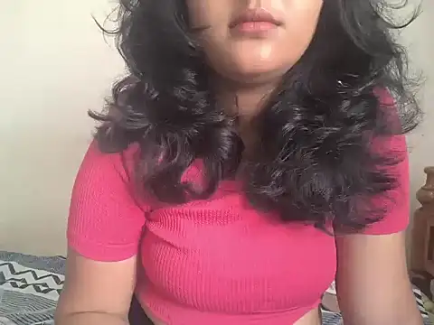 Snapshot of reena_12 chatting on 13, 11, 2025 reena 12 online show from 13, 11, 2025