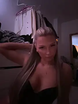 blondeeee online show from 5, 3, 2026