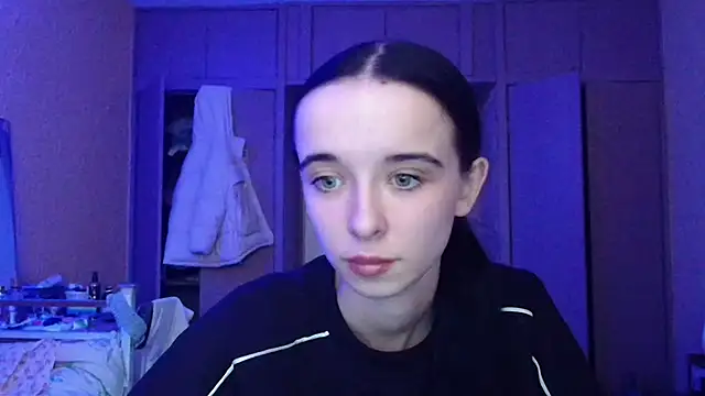 Emilia Light online show from 15, 11, 2025