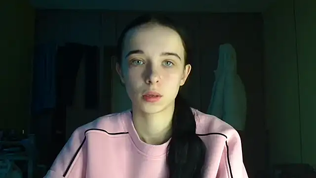 Emilia Light online show from 19, 12, 2025