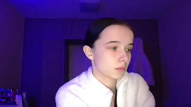 Emilia Light online show from 6, 2, 2026