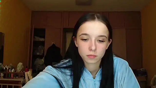 Emilia Light online show from 28, 4, 2026