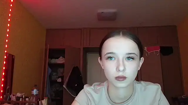 Emilia Light online show from 6, 5, 2026