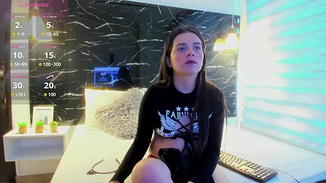 ZOE LE online show from 29, 10, 2025