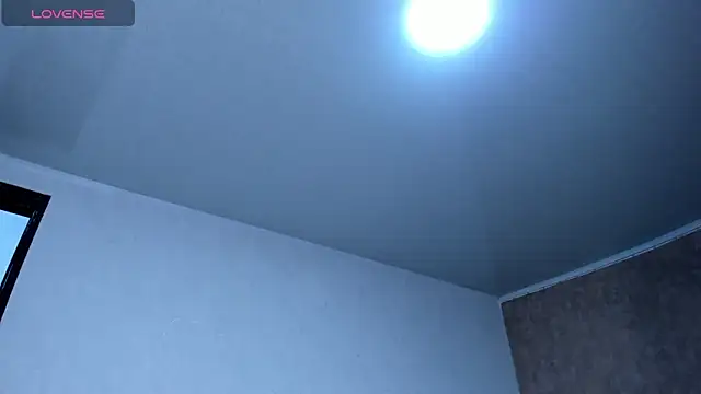 Layla lell online show from 7, 11, 2025