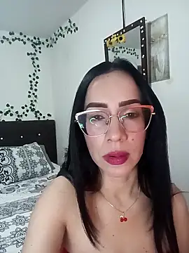 YaraDuartee online show from 8, 3, 2026