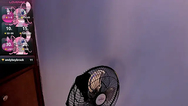 Snapshot of Caroline_Millerr chatting on 7, 11, 2025 Caroline Millerr online show from 7, 11, 2025