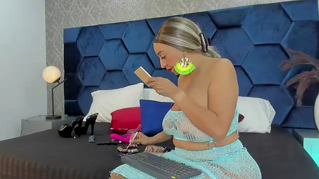 Angelina Roa online show from 15, 1, 2026