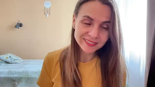 AnnieLove7722 online show from 6, 5, 2026