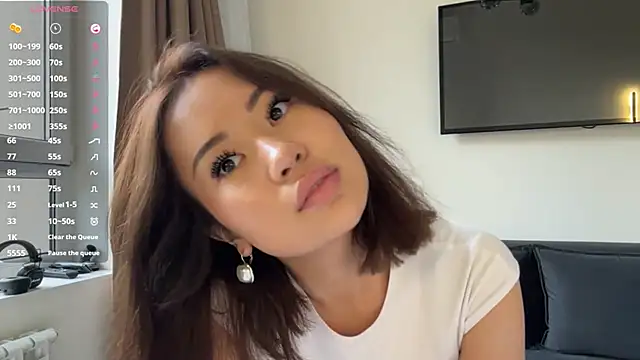 Ur neighbor Kira online show from 2, 5, 2026