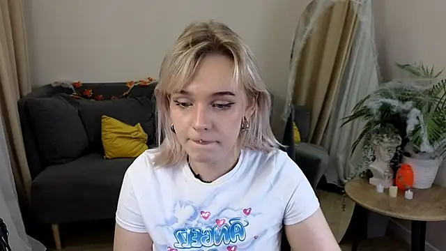 Snapshot of MayWins chatting on 29, 10, 2025 MayWins online show from 29, 10, 2025