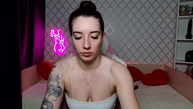 Curious Lily online show from 6, 5, 2026