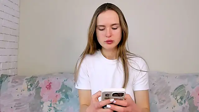 LilMary  online show from 4, 2, 2026