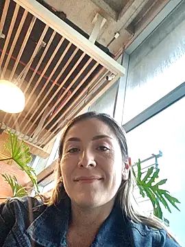 Mariana gom online show from 10, 10, 2025