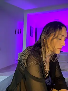 Mariana gom online show from 12, 11, 2025