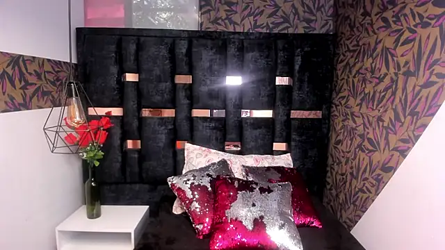 Issa Milf   online show from 19, 1, 2026