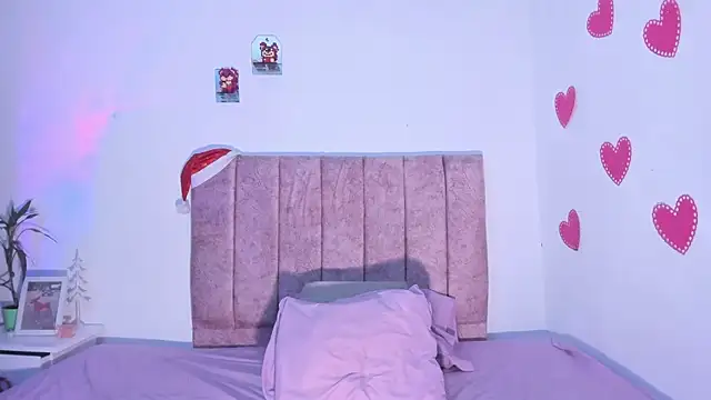 Mila 1wood online show from 14, 12, 2025