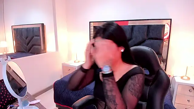 SusanVilla online show from 12, 11, 2025