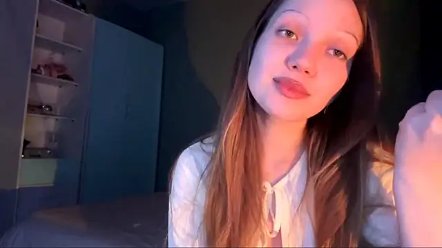 EmiIyKitty online show from 18, 10, 2025