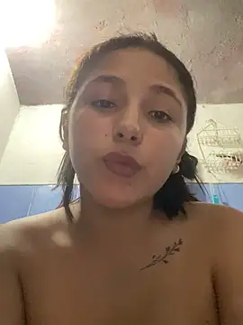 Snapshot of melissa_milkk chatting on 18, 10, 2025 melissa milkk online show from 18, 10, 2025