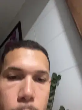 Snapshot of MCLZK chatting on 4, 4, 2026 MCLZK online show from 4, 4, 2026