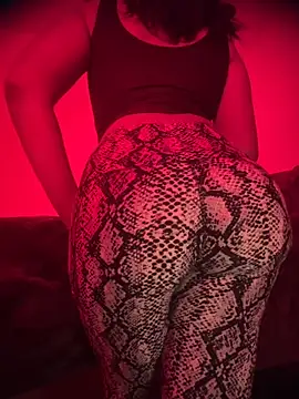 Snapshot of bellacagyal chatting on 11, 11, 2025 bellacagyal online show from 11, 11, 2025