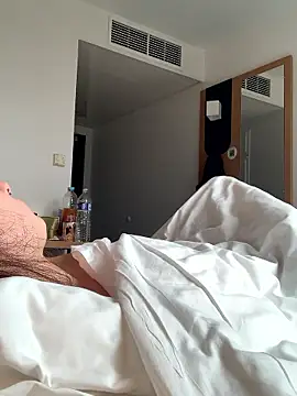 GoldenPussy1329 online show from 9, 1, 2026