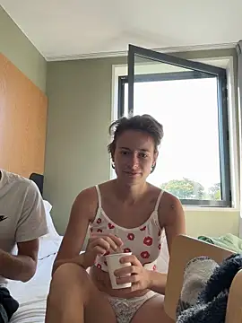 GoldenPussy1329 online show from 18, 6, 2026