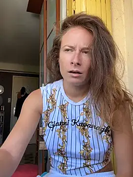 GoldenPussy1329 online show from 26, 7, 2026