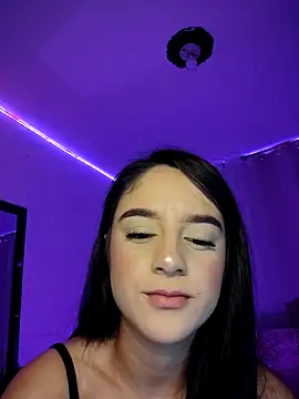 Snapshot of tamara_vald chatting on 14, 12, 2025 tamara vald online show from 14, 12, 2025