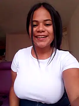 Antonela 19 online show from 25, 10, 2025