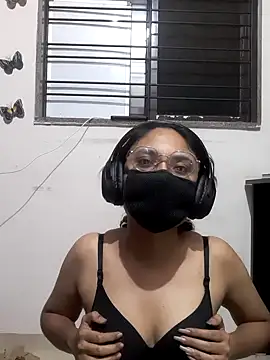 Snapshot of cherriesontop chatting on 11, 10, 2025 cherriesontop online show from 11, 10, 2025