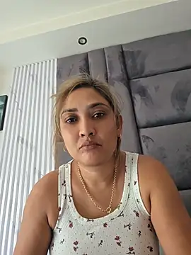 INDIANROMANCE online show from 8, 5, 2026