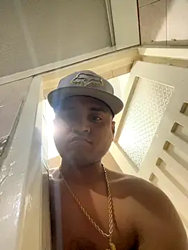 Snapshot of morenito_00987 chatting on 23, 10, 2025 morenito 00987 online show from 23, 10, 2025