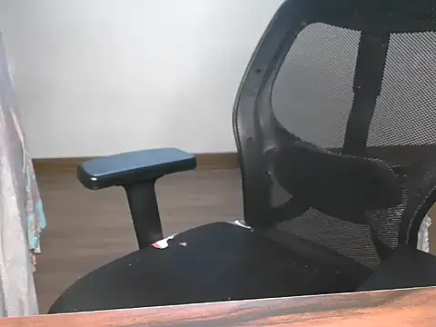 Snapshot of mooonlightbaby chatting on 17, 12, 2025 mooonlightbaby online show from 17, 12, 2025