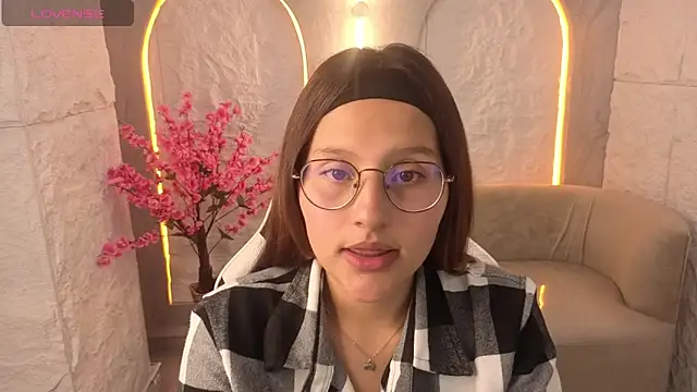 Nyx Tamy Tx  online show from 11, 10, 2025