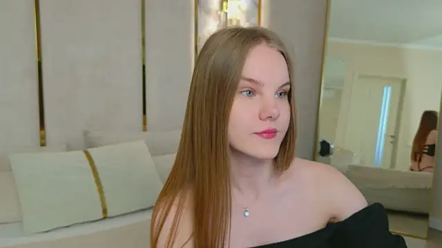 Lili Lohan online show from 12, 7, 2026