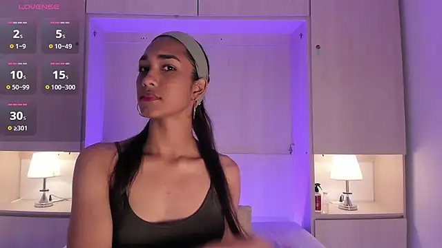 AnahiCollins online show from 10, 11, 2025