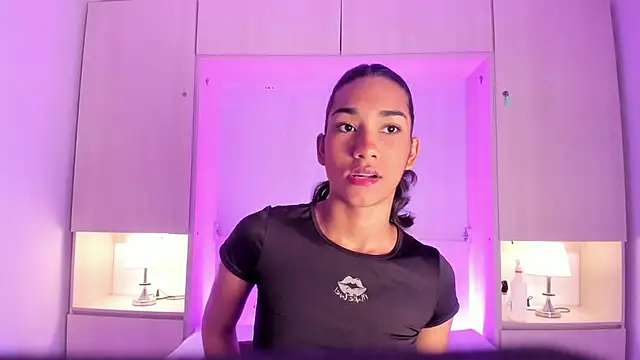 AnahiCollins online show from 1, 5, 2026