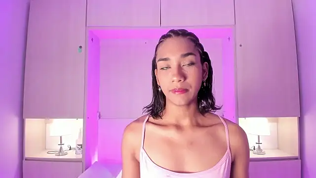 AnahiCollins online show from 20, 5, 2026