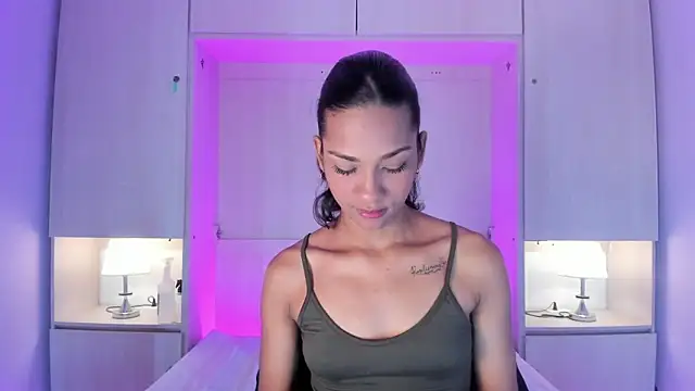 AnahiCollins online show from 13, 6, 2026