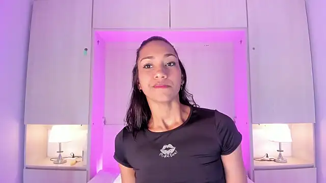AnahiCollins online show from 14, 6, 2026